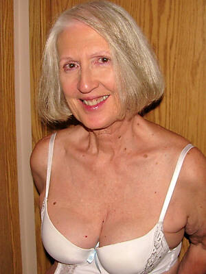 hot grandmas cold matured dwelling-place pics