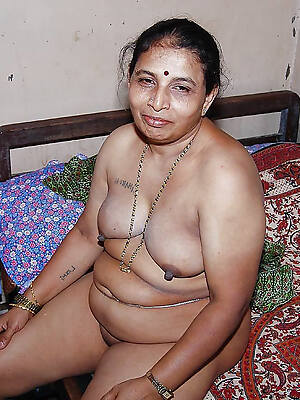 incomparable indian mature milf adulate posing unconcealed