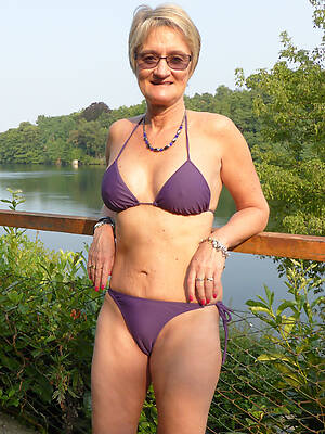 hot erotic old ladies shows off everything