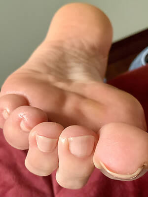 grown up milf feet pics