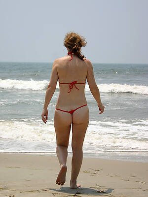 horny adult women on beach