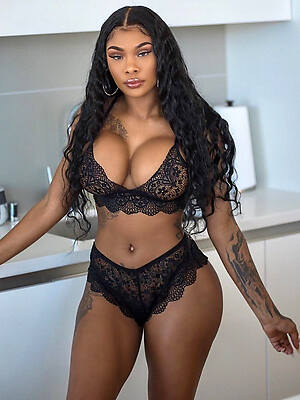 arrested out mature black pussy