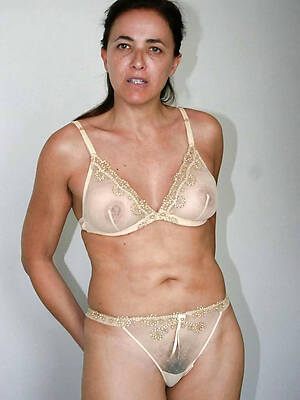 sexy matures in lingerie shows off everything