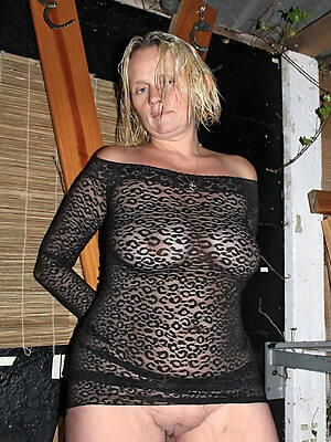 horny amateur mature flaunts her knockers