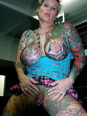 American matuer unveils her tattooed synod