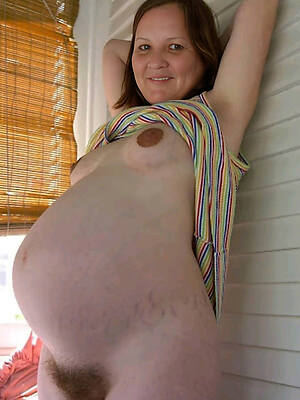 naked mature pregnant titties