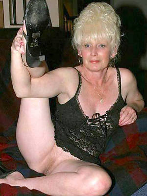 blistering classic mature women sex pics