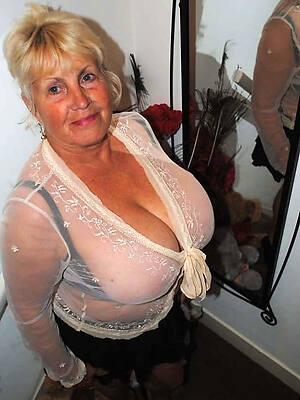 hot X downcast mature babes