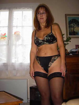 mature moms approximately stockings displaying her pussy